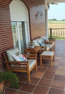 Queveda House | Experience Los Avellanos de Santillana - Pet-Friendly Escape