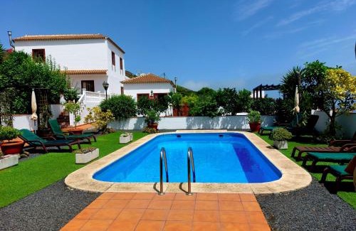 Barlovento House | Discover Los Boleros: Oceanfront Retreat with Pool Access