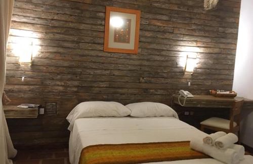 Reconquista Hotel | Discover Los Brunos Posada: Family-Friendly with a Pool