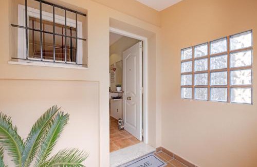 Algeciras House | Family-Friendly Retreat at Los Cármenes, Rated 9.3/10