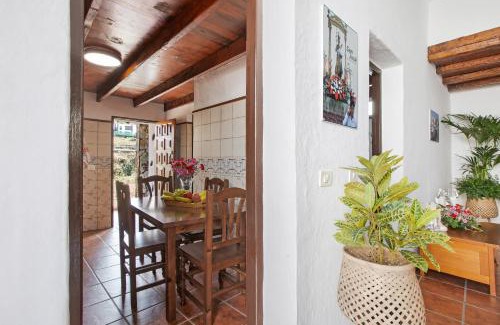 San Juan de la Rambla Apartment | Oceanfront Getaway at Los Diablitos 1A with Hot Tub