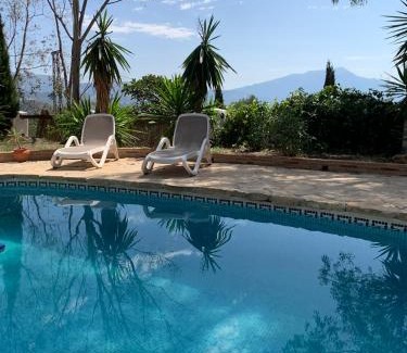 Colmenar House | Discover Los Establos: Pet-Friendly Retreat with Ocean View