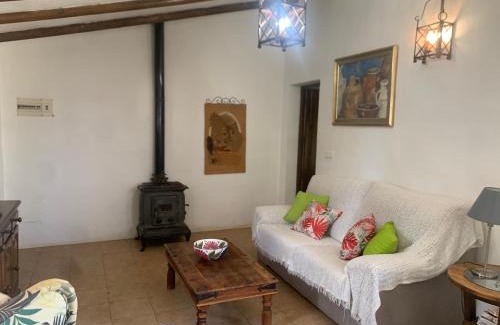 Colmenar House | Discover Los Establos: Pet-Friendly Retreat with Ocean View