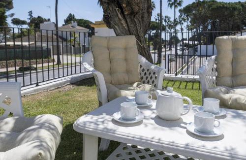 El Puerto de Santa Maria Ski Chalet | Explore Los Jandalos: A 4-Star Retreat with Pool Access