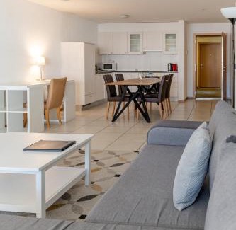 Bulle Apartment | Pet-Friendly Los Lorentes Residences: Rated 8.8/10