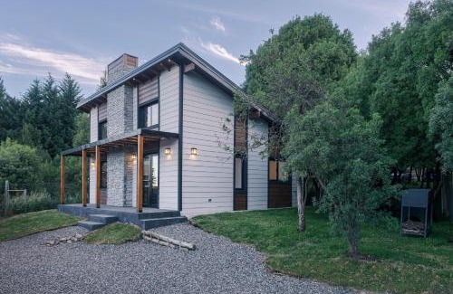 San Martin de los Andes Ski Chalet | Premier Family-Friendly Stay at Los Maitenes - 4 Stars