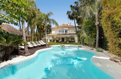 San Pedro de Alcantara Villa | Los Molineros - 8 Bedroom Villa