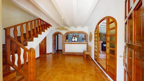 L'Ampolla House | Discover Los Olivos: 4-Star Stay with Pool & Pet Amenities