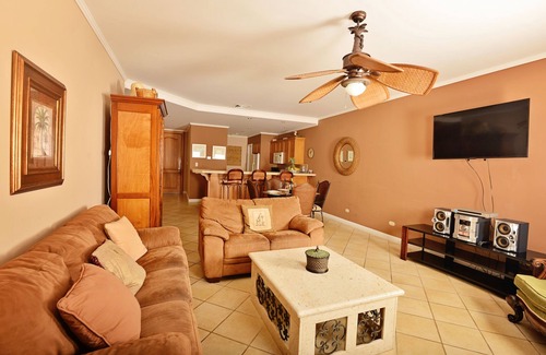 Herradura Condo | Beachfront Los Sueños Resort Condo Del Mar - 3BR Oasis