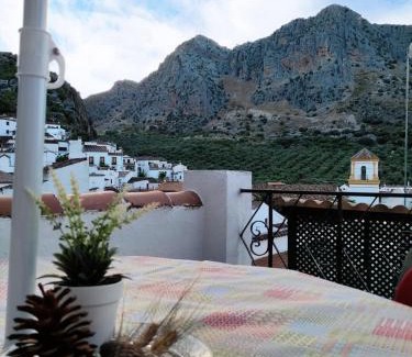 Montejaque House | Discover Los Trigos: Family & Pet-Friendly Retreat