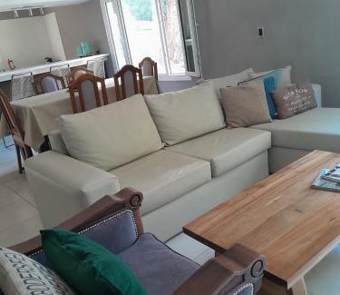 Mar de Las Pampas House | Experience Losgumitas 2: Perfect for Families and Pets