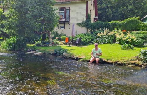 Poltsamaa Apartment | Family-Friendly Lossi 8 Põltsamaa with Scenic River Views