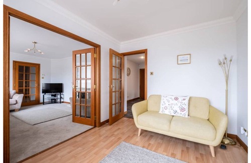Lossiemouth House | Lossiemouth bungalow a stone's throw from beach