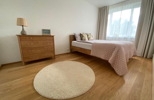 Kuressaare Apartment | Top-Rated Lossipargi Apartment: Perfect for Families