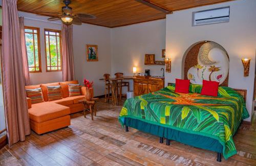 La Fortuna Hotel | Idyllic Lost Iguana Resort and Spa with Pool & Hot Tub