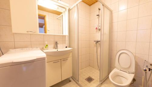 Akaslompolo House | Discover Lost Inn Cabins: Family-Friendly Getaway with Hot Tub