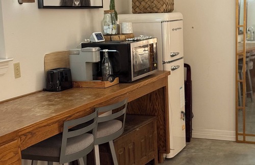 Circle D-KC Estates Cabin | Lost Pines Cabin: Near Lake Bastrop, Hiking, & 35 Mins from Austin