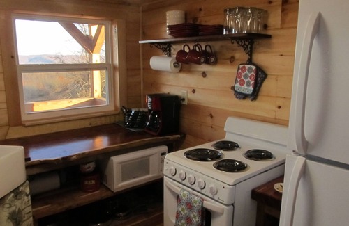 Compton House | Scenic Lost Valley View Cabin with Ocean and Breakfast