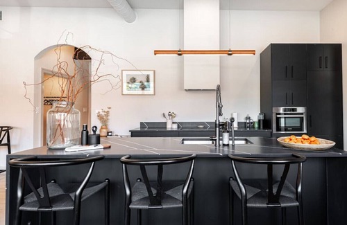 Stratford Apartment | Cozy Lot 44: Wood Forbes Unit 5 with Fireplace & Kitchen