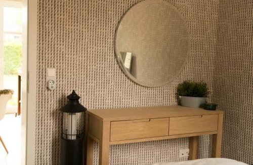 Brodten Apartment | Oceanfront Lot Lodge Travemünde: 4-Star Family Retreat