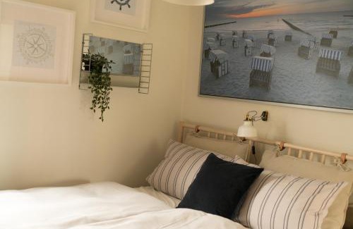 Brodten Apartment | Oceanfront Lot Lodge Travemünde: 4-Star Family Retreat