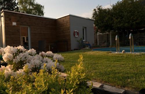 Brodten Apartment | Oceanfront Lot Lodge Travemünde: 4-Star Family Retreat