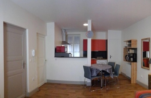 Laroque-des-Arcs Apartment | Discover Lot Valley: Family-Friendly Stay Near Cahors