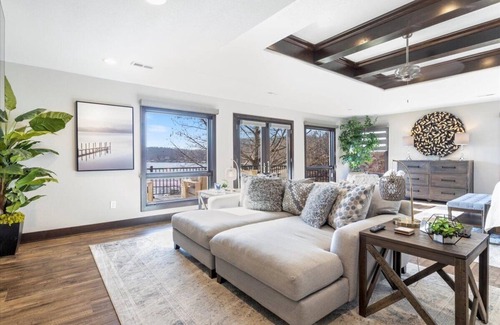 Versailles House | LOTO Pointe, Updated Luxury Home w/Boat & PWC Slip, Boat Ramp, Firepits, Pool Table & More!