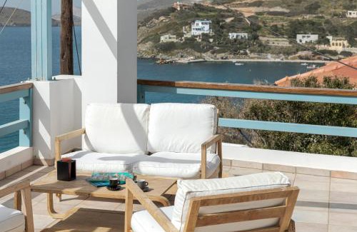 Kini Apartment | Experience Lotos House: Unique Seaview Apartment Retreat