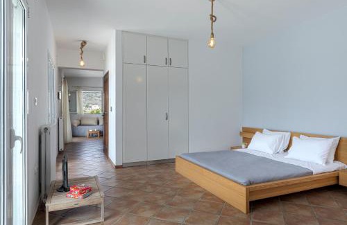 Kini Apartment | Experience Lotos House: Unique Seaview Apartment Retreat