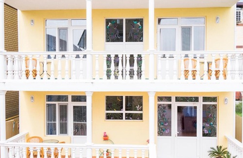 Blagoveshchenskaya House | Top-Rated Lotos Zelyonaya Krysha Guest House with Kitchen