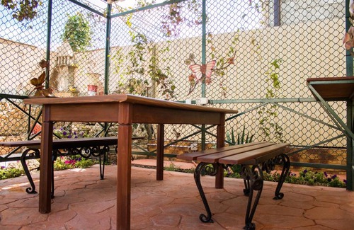 Blagoveshchenskaya House | Top-Rated Lotos Zelyonaya Krysha Guest House with Kitchen