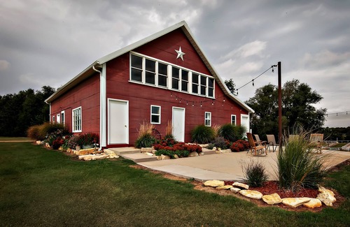 Rago House | Cozy Barn Retreat on a Scenic Working Farm & Cattle Ranch