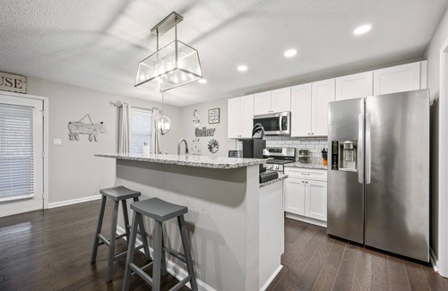 Cartersville House | Explore Hot Spots and Relax in Our Ocean View Townhome