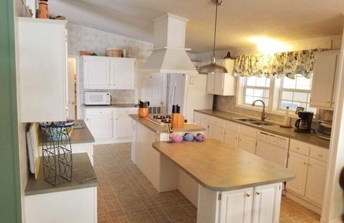Rehoboth Beach House | Spacious Main House & Cottage with Pool, Rated 10/10!