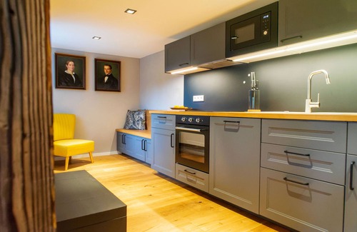 Neusalza-Spremberg Apartment | Ideal Retreat for Large Families with Pool and Ocean Views