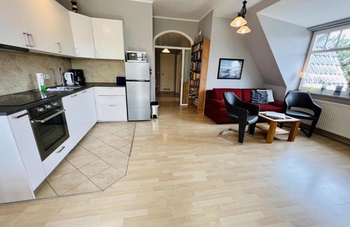 Hohe Dune Apartment | Ocean View Retreat at Lotsenhaus/Südblick for Families