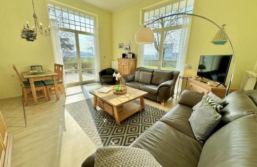 Hohe Dune Apartment | Family-Friendly Getaway at Lotsenhaus/Traumschiff