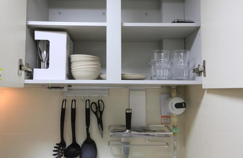 Seokchon-dong Apartment | Lake View Loft at Lotte World: Pet Friendly & Family Ready