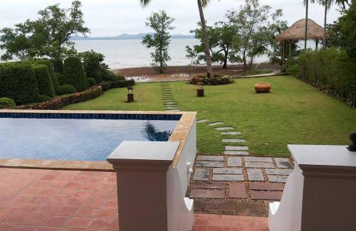 Ko Chang Villa | Beachfront Villa with Private Pool - Rated 10/10 by Guests