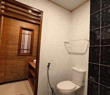 Borobudur House | Cozy Lotus 2 Guest House with Kitchen & Breakfast Included