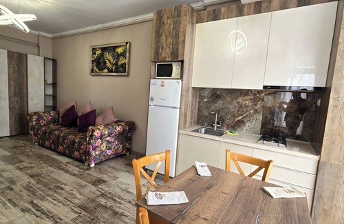 Constanta Apartment | Lotus 7 Silver: Oceanfront Escape with Top Guest Ratings