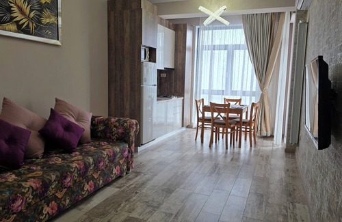 Constanta Apartment | Lotus 7 Silver: Oceanfront Escape with Top Guest Ratings