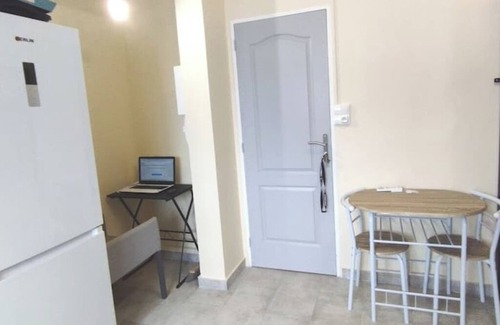Saint-Denis Apartment | Lotus - A Peaceful Oceanfront Retreat in the Heart of Saint-Denis