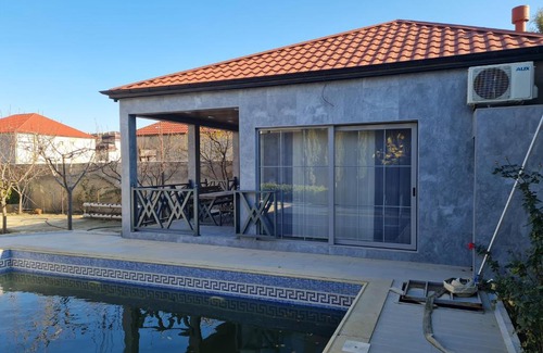 Absheron House | Cozy Lotus Guesthouse with Pool and Pet-Friendly Amenities