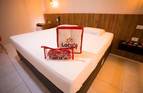 Northeast Region Hotel | Budget-Friendly Lotus Motel Guaribas with Hot Tub & Dining