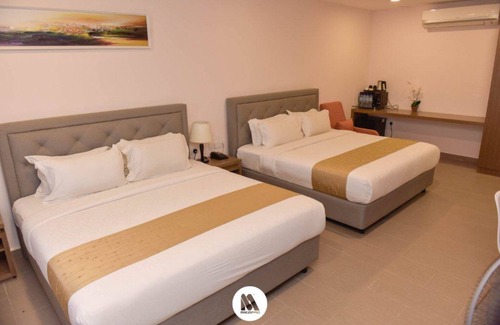 Bandar Penawar Hotel | Beachfront Bliss at Lotus Seaview Resort with Pool & Dining