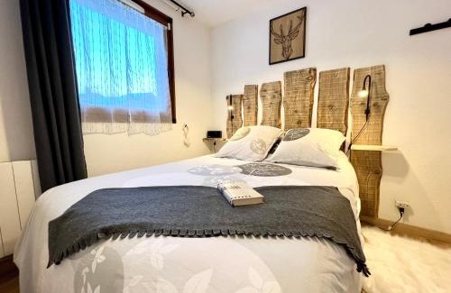 Les Angles Apartment | Cozy Retreat at Lou Castelou - Family & Pet Friendly Stay
