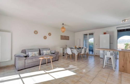 Cogolin House | Guest Rated 10/10: Lou Cepoun with Oceanfront Views