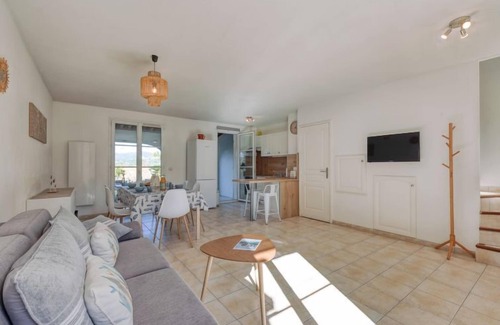 Cogolin House | Guest Rated 10/10: Lou Cepoun with Oceanfront Views